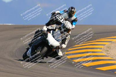 media/Oct-09-2022-SoCal Trackdays (Sun) [[95640aeeb6]]/Turn 12 (140pm)/